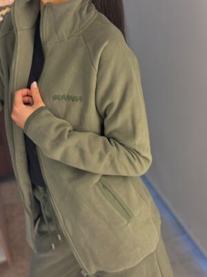 Campera de algodón frisada con espalda recta